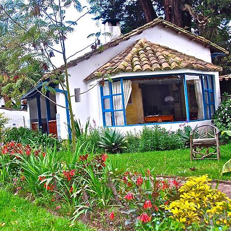ホテル Hacienda Cusin オタバロ エクステリア 写真