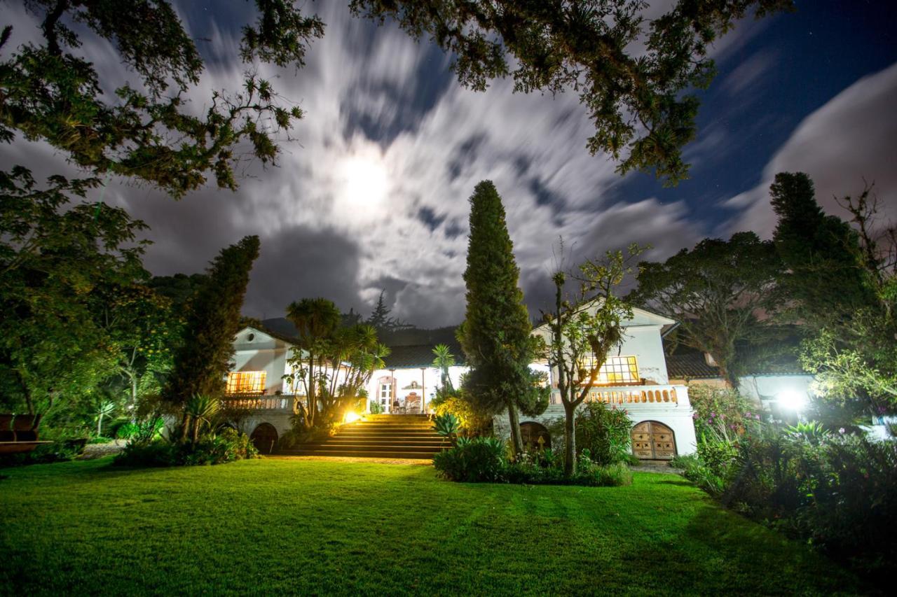 ホテル Hacienda Cusin オタバロ エクステリア 写真