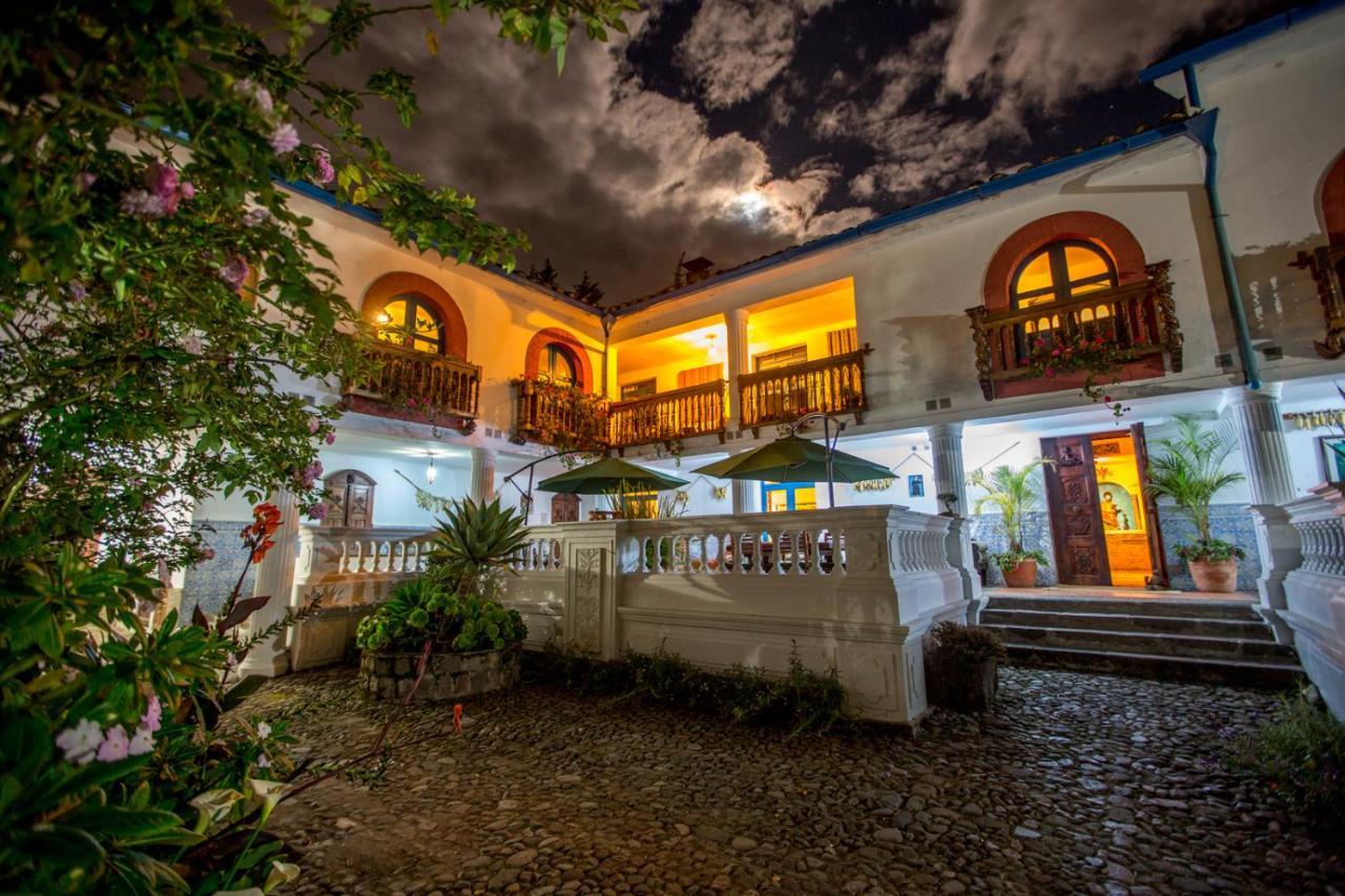 ホテル Hacienda Cusin オタバロ エクステリア 写真