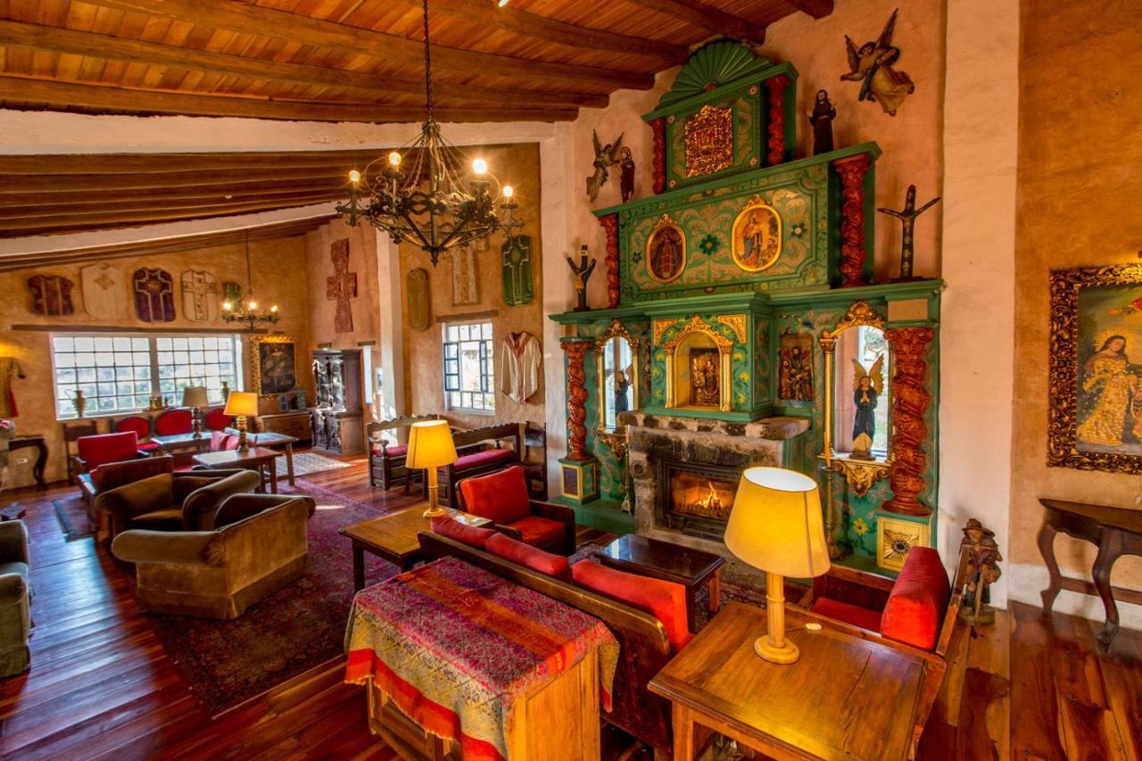 ホテル Hacienda Cusin オタバロ エクステリア 写真
