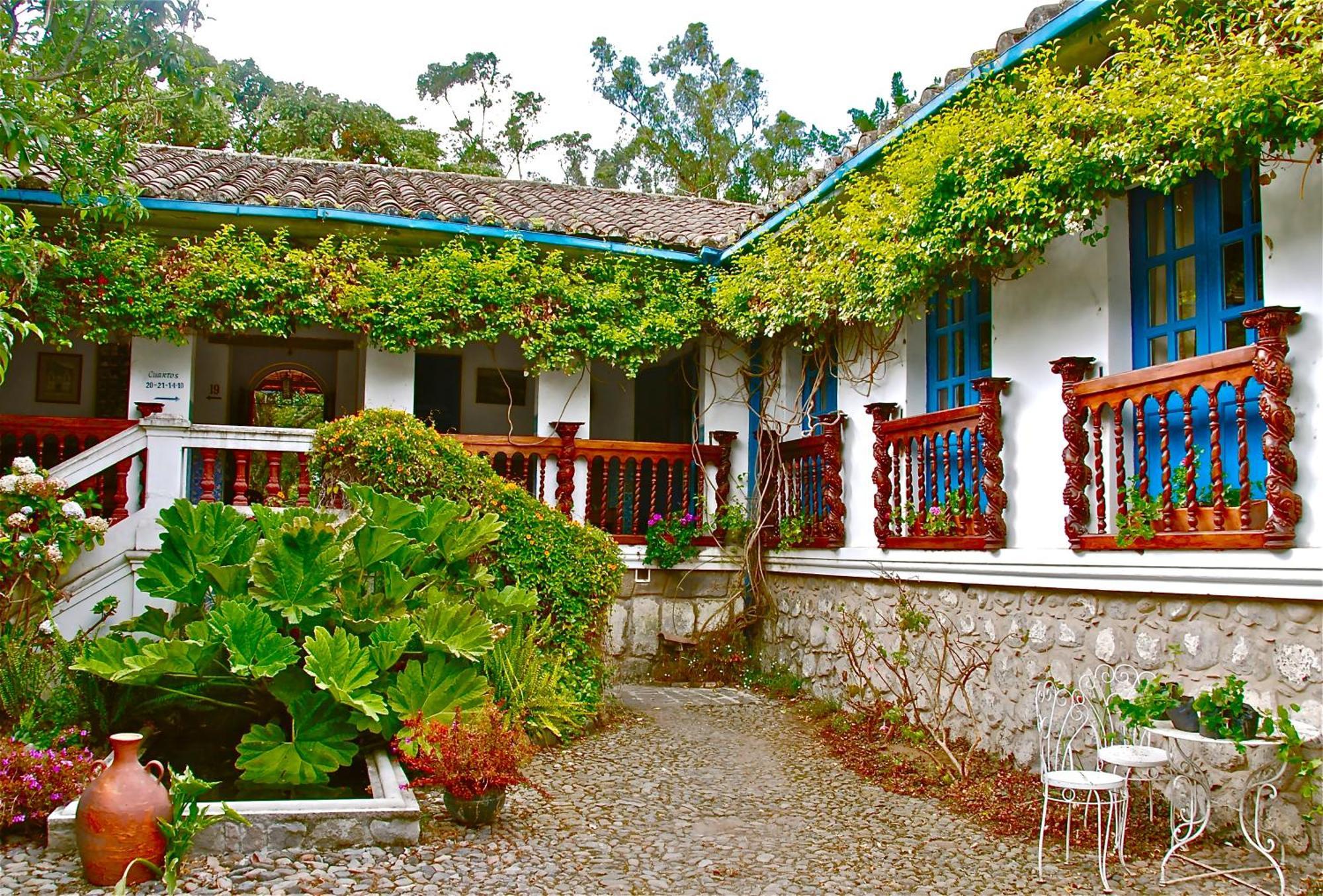 ホテル Hacienda Cusin オタバロ エクステリア 写真
