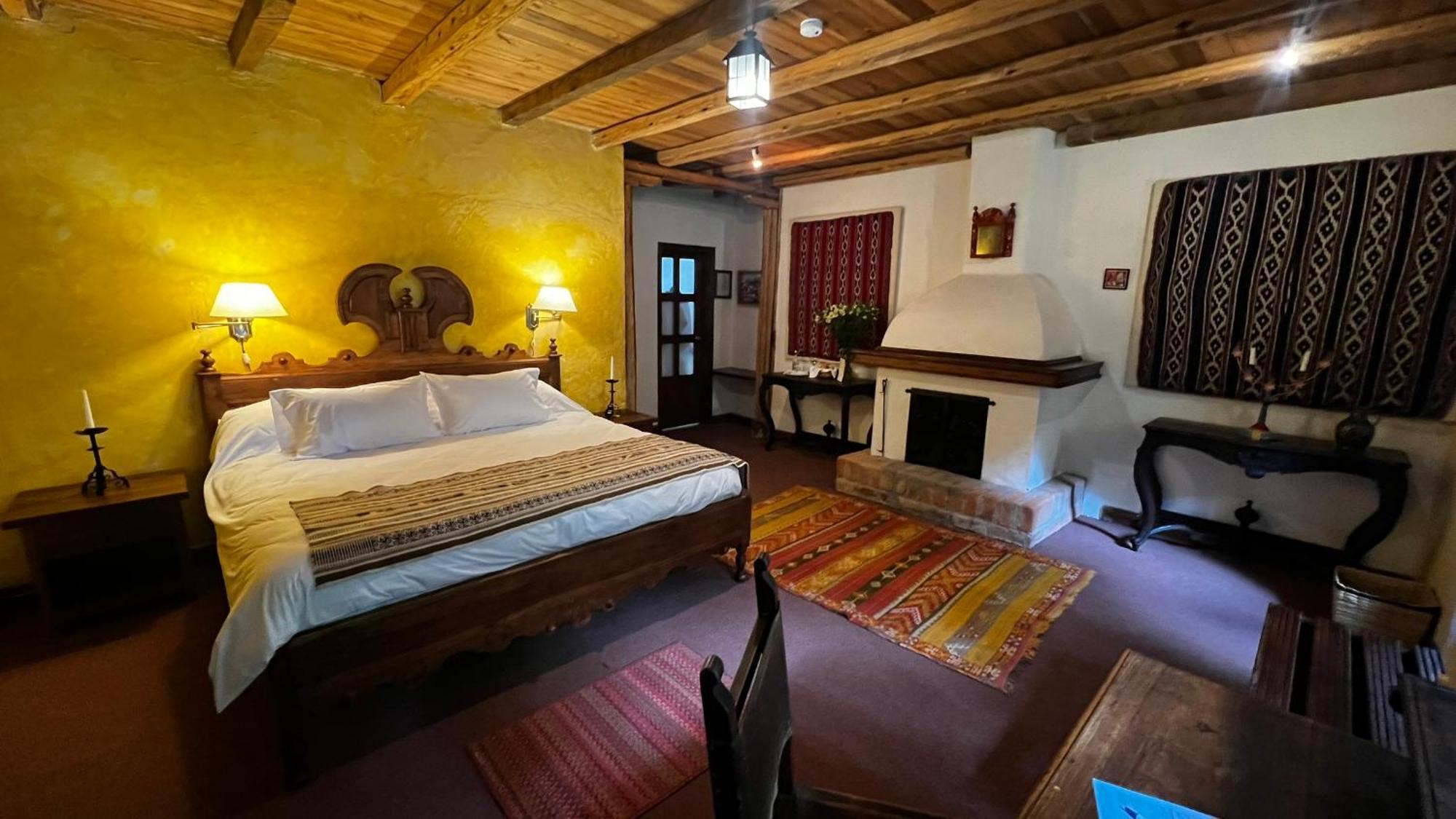 ホテル Hacienda Cusin オタバロ エクステリア 写真