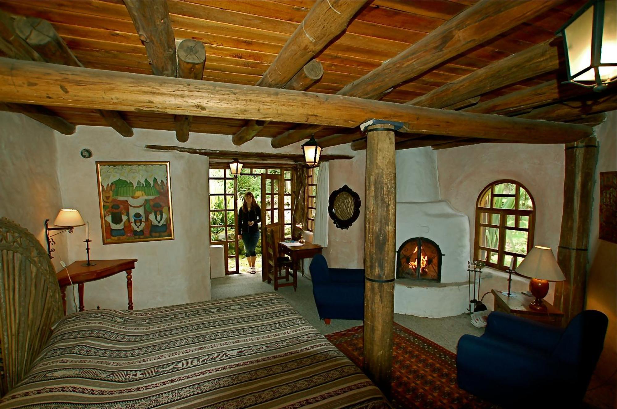 ホテル Hacienda Cusin オタバロ 部屋 写真