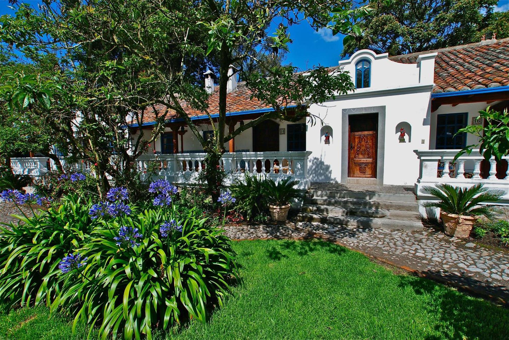 ホテル Hacienda Cusin オタバロ 部屋 写真